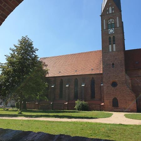 Travel Art Boardinghouse Aparthotel Neuruppin Bagian luar foto