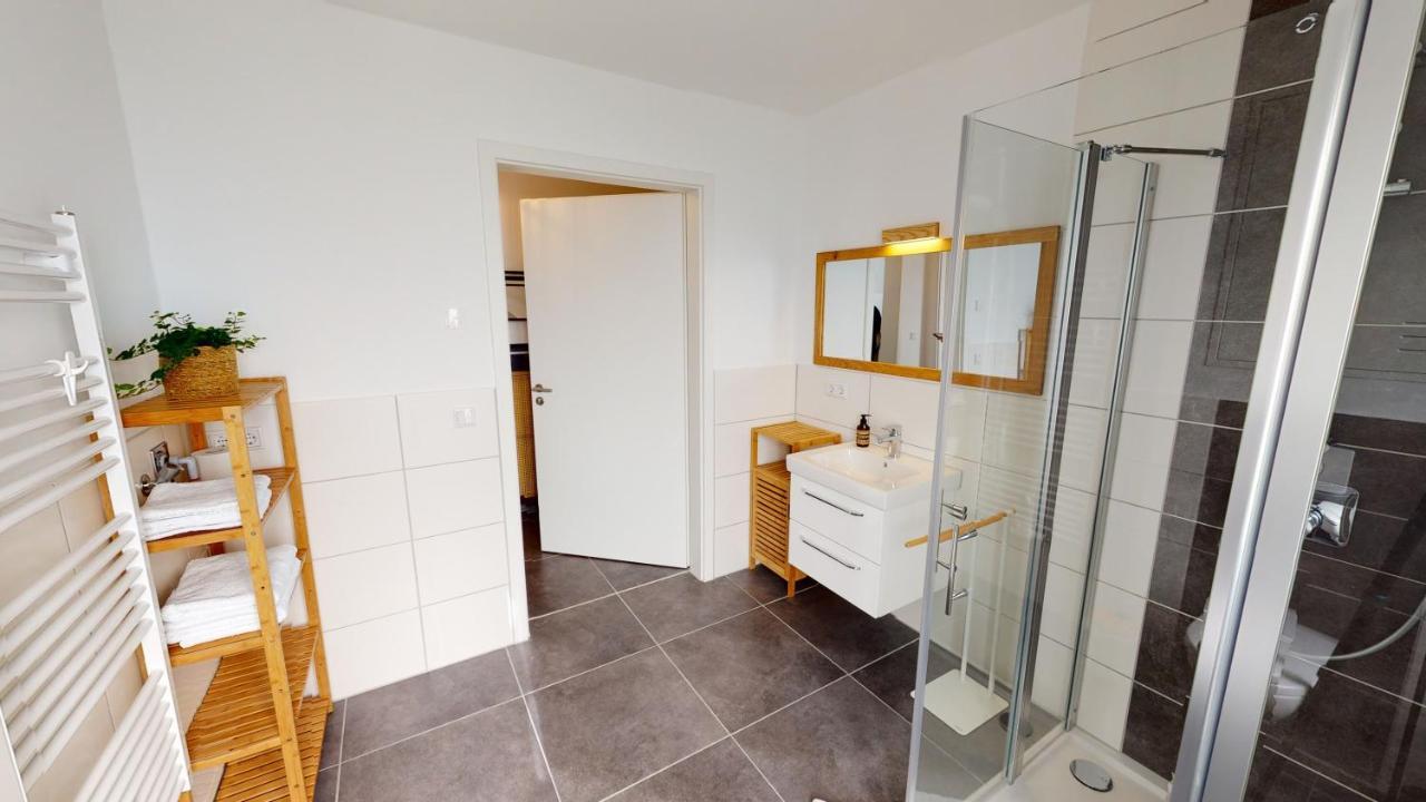 Travel Art Boardinghouse Aparthotel Neuruppin Bagian luar foto