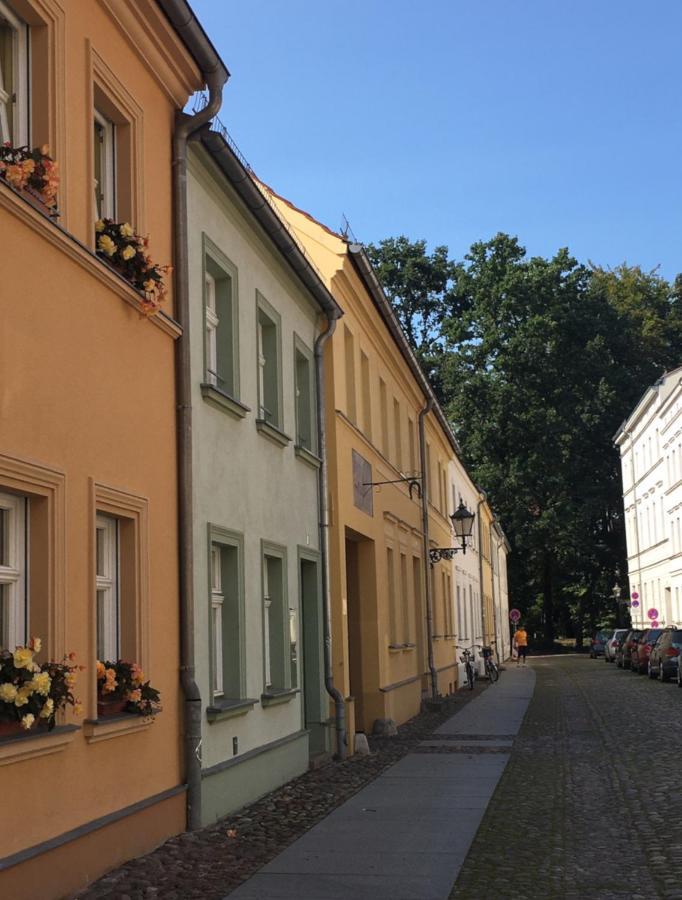 Travel Art Boardinghouse Aparthotel Neuruppin Bagian luar foto