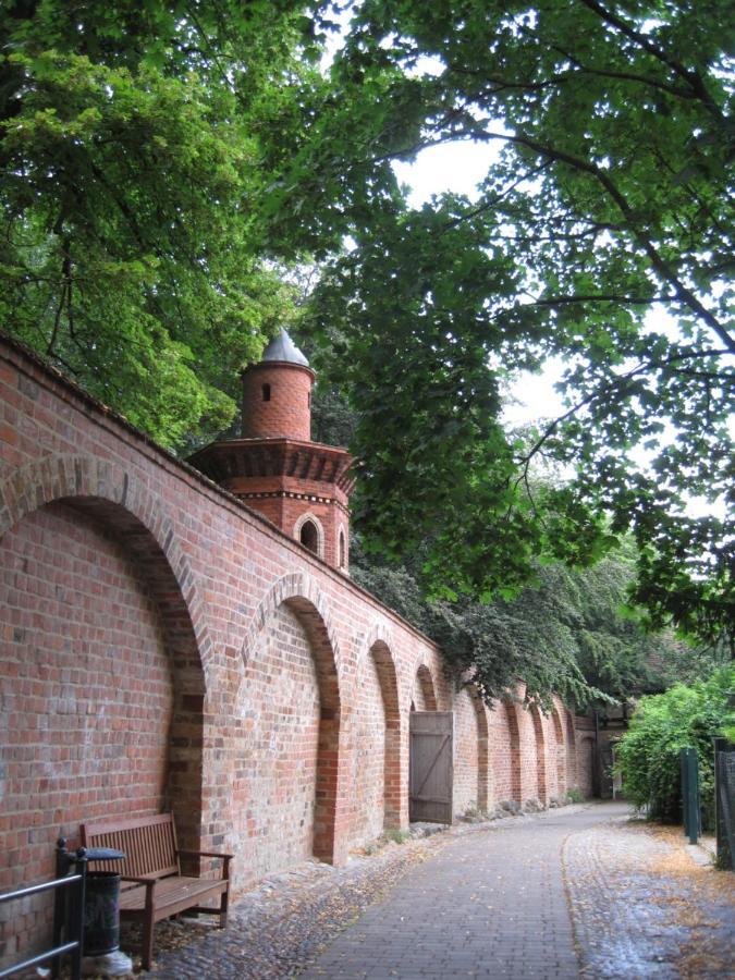 Travel Art Boardinghouse Aparthotel Neuruppin Bagian luar foto